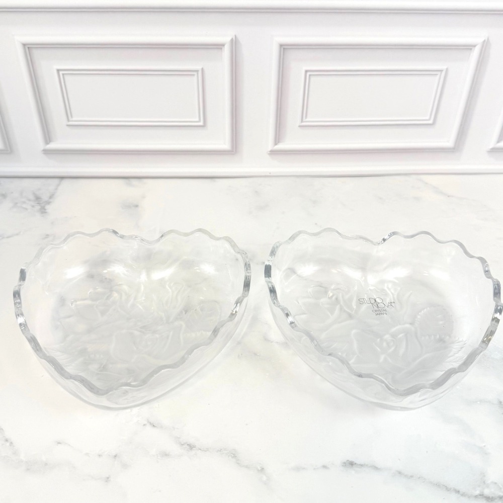 VTG NIB Studio Nova Winter Rose Covered Heart 6" Crystal Box